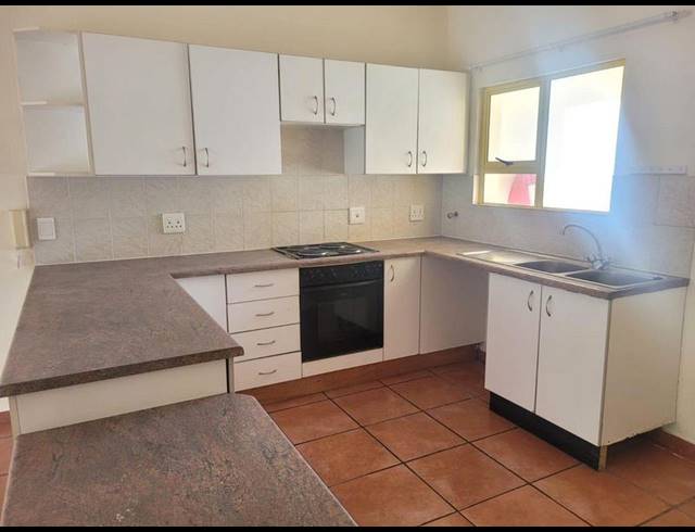 2 BEDROOM APARTMENT FOR SALE IN UVONGO BEACH